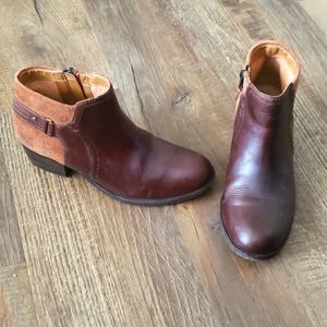 CLARKS "MAYPEARL LILAC" BROWN LEATHER AND SUEDE LOW BOOTS
